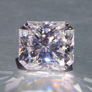 moissanite stone.jpg